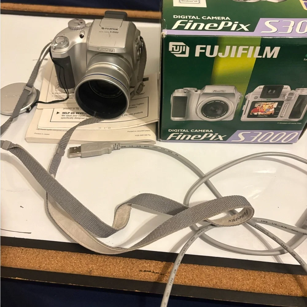 Fujifilm finepix S3000 Silver Digital Camera with Strap
